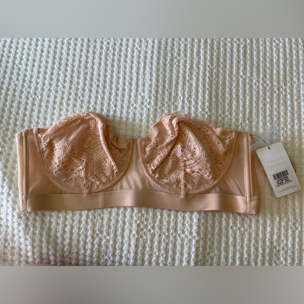 Lively Lace Strapless Bra in Toasted Almond 38D